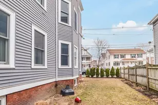 318 Beacon St, Somerville, MA 02143 - Photo 38