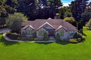 14 Lexington Cir, Southwick, MA 01077 - Photo 2