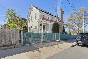 391 Middle St, Fall River, MA 02724 - Photo 2
