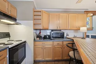 391 Middle St, Fall River, MA 02724 - Photo 18