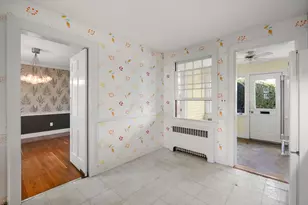 127 Fairway Dr, Newton, MA 02465 - Photo 6