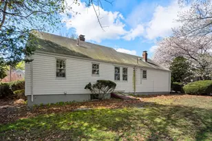 127 Fairway Dr, Newton, MA 02465 - Photo 12