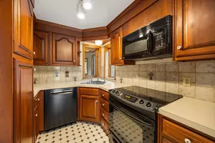 2 Hibbs Ln, Falmouth, MA 02540 - Photo 12