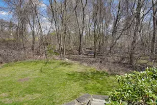 3 Elizabeth Ave, Burlington, MA 01803 - Photo 2