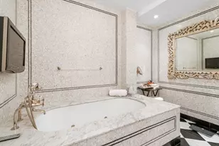 2 Avery St, Boston, MA 02111 - Photo 16
