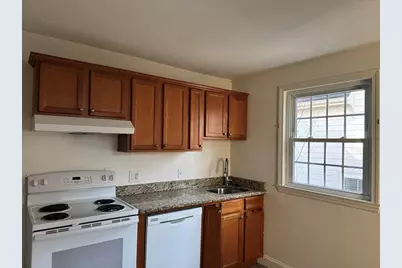 9 Hillside Avenue #4, Marblehead, MA 01945 - Photo 2