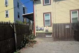 13 Moulton St, Lynn, MA 01905 - Photo 2