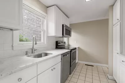 11 Oak St #15, Wellesley, MA 02482 - Photo 10