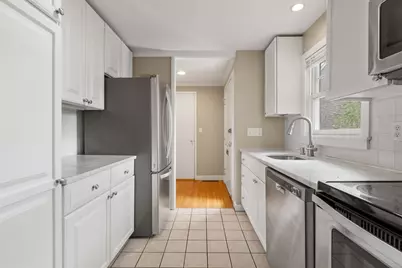 11 Oak St #15, Wellesley, MA 02482 - Photo 8