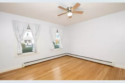 32 Almont St #32-1, Medford, MA 02155 - Photo 16