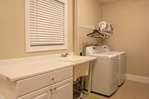 9 Park St, Boston, MA 02122 - Photo 16