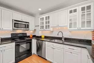 37 Bay State Rd, Boston, MA 02215 - Photo 8