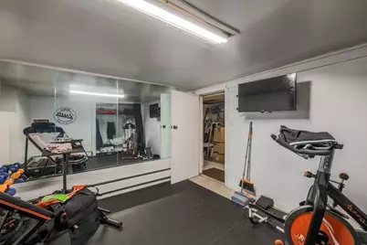 951 Canterbury St, Boston, MA 02131 - Photo 30