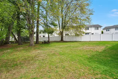 94 Cora Ave, Chicopee, MA 01013 - Photo 4