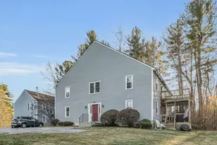 65 Lantern Ln, Dracut, MA 01826 - Photo 2