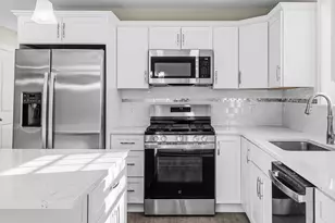 1001 Bay St, Fall River, MA 02724 - Photo 4