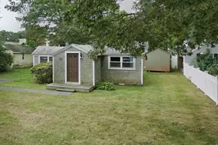 55 Cedar St, Falmouth, MA 02536 - Photo 4