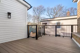 71 Greenough St, Brookline, MA 02445 - Photo 24