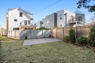 71 Greenough St, Brookline, MA 02445 - Photo 26