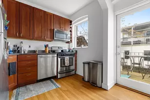 470 E 3rd St, Boston, MA 02127 - Photo 6
