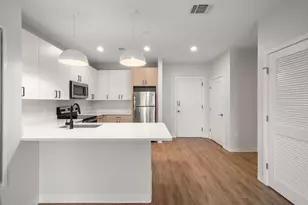 289 Walk Hill St, Boston, MA 02131 - Photo 4