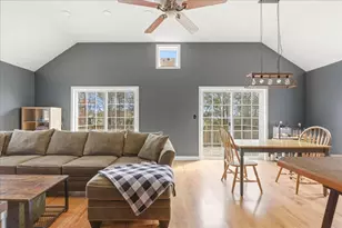 35 Freshmeadow Dr, Wareham, MA 02571 - Photo 4