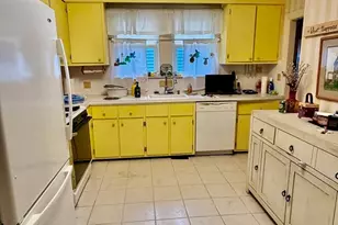 30 Harrington St, Revere, MA 02151 - Photo 6