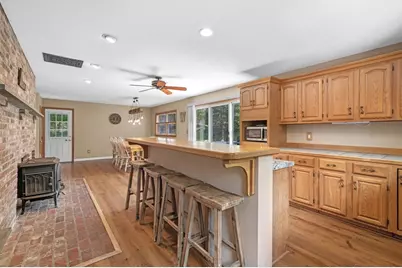65 Center St, Groveland, MA 01834 - Photo 2