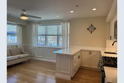 141 Chestnut St #202, Needham, MA 02492 - Photo 2