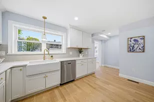 30 Arnold St, Quincy, MA 02169 - Photo 8