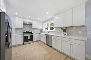 30 Arnold St, Quincy, MA 02169 - Photo 6