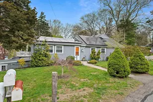 13 Atwood St, Kingston, MA 02364 - Photo 2