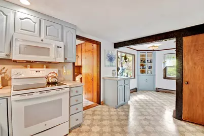 31 Spring St, Lunenburg, MA 01462 - Photo 14