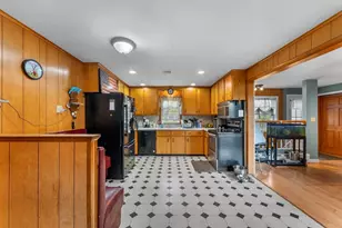 2 Burnside Ave, Seekonk, MA 02771 - Photo 4