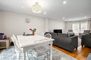9 Town House Dr, Newton, MA 02460 - Photo 8