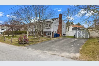 51 Hideaway Ln, Wareham, MA 02538 - Photo 2
