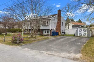 51 Hideaway Ln, Wareham, MA 02538 - Photo 2