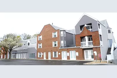 212 Humphrey St #202, Marblehead, MA 01945 - Photo 1