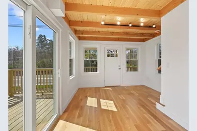 33 Vineyard Ave, Oak Bluffs, MA 02557 - Photo 12