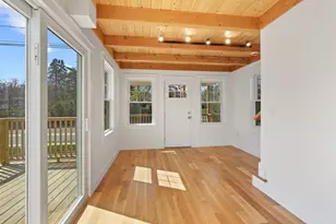 33 Vineyard Ave, Oak Bluffs, MA 02557 - Photo 12