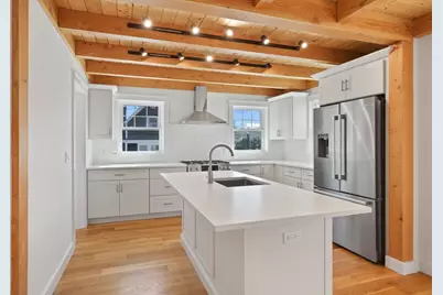 33 Vineyard Ave, Oak Bluffs, MA 02557 - Photo 16