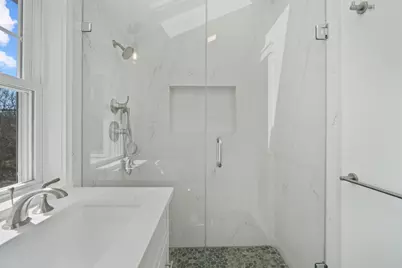 33 Vineyard Ave, Oak Bluffs, MA 02557 - Photo 18