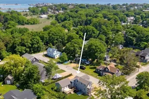 33 Vineyard Ave, Oak Bluffs, MA 02557 - Photo 4