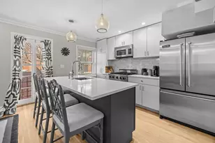 25 Phillips St, Boston, MA 02114 - Photo 6