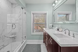 25 Phillips St, Boston, MA 02114 - Photo 12