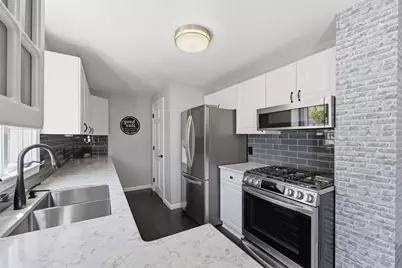 33 Winding Ln, Springfield, MA 01118 - Photo 4