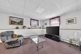 17 Bellevue St, New Bedford, MA 02744 - Photo 24