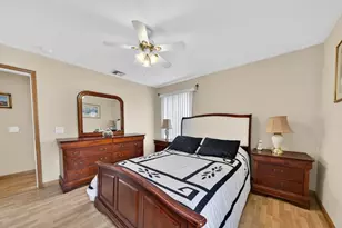 17 Bellevue St, New Bedford, MA 02744 - Photo 16