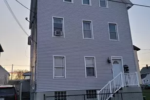 27 Bourne St, New Bedford, MA 02740 - Photo 2