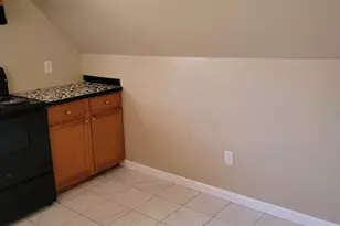 27 Bourne St, New Bedford, MA 02740 - Photo 12